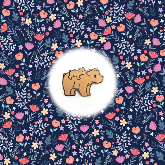 Mama Bear and Baby Bear, Piggy Back Ride - Small Enamel Pin, Mother’s Day Gift, Pins, Brooches & Lapel Pins